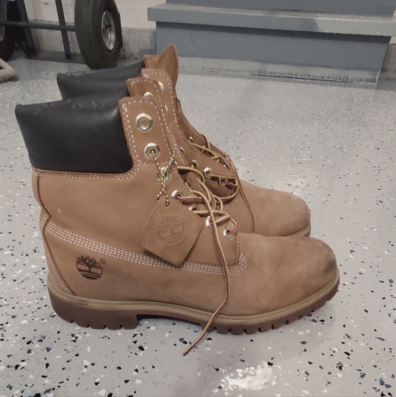 Timberland Brown and Black Leather Boots - Picture 4 of 4